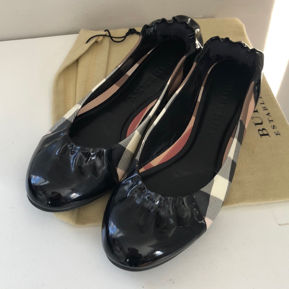 Burberry patent flats